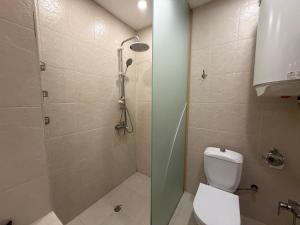 Et badeværelse på Sahil apart + 6 billeder