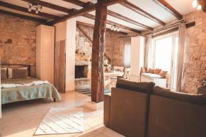 Ένα ή περισσότερα κρεβάτια σε δωμάτιο στο 2K Eco Pool & Stone Villa +44 φωτογραφίες