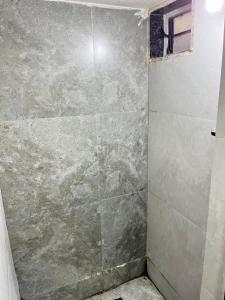 Ένα μπάνιο στο Veer Home-stay