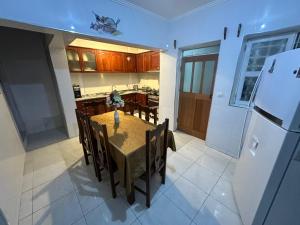 Una cocina o cocineta en Kasa Kutxa