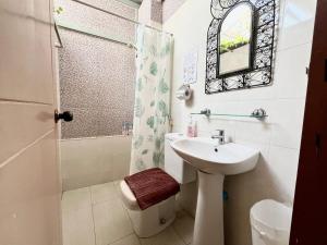 Et badeværelse på Anne & Tan Stylist Homestay + 103 billeder