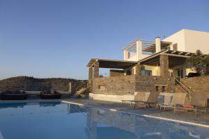 Bazén v ubytování Villas Velanidies nebo v jeho okolí