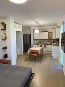 Η κουζίνα ή μικρή κουζίνα στο Ca'Du'Ma' Portofino view ovest