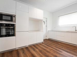 Η κουζίνα ή μικρή κουζίνα στο Azusa Hotels and Apartments