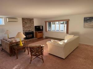 Φωτογραφία από το άλμπουμ του 5 Bedrooms with Stunning Views and Water Access σε Brewster