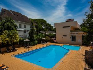 Bazén v ubytování Sailom Hotel Hua Hin - SHA Extra Plus nebo v jeho okolí