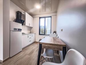 Η κουζίνα ή μικρή κουζίνα στο Villas David