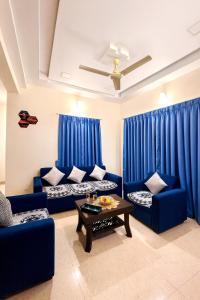 Χώρος καθιστικού στο Asmeera Stays 2BHK Pinewood with swimming pool +29 φωτογραφίες