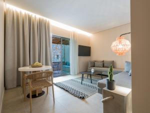 Χώρος καθιστικού στο Heromylos Resort And Spa