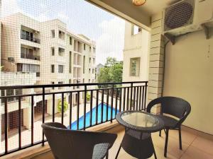 En balkon eller terrasse på Salt & Sand Homestays