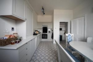 Кухня или мини-кухня в Island View
 +34 фотографии