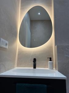 Billede fra billedgalleriet på Strasbourg Appartement Moderne 7 min du Centre en Train Terrasse & Parking Gratuit i Mundolsheim + 23 billeder