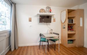 Μια τηλεόραση ή/και κέντρο ψυχαγωγίας στο Boucicaut Green Studio