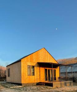 Το κτήριο όπου στεγάζεται  το διαμέρισμα +9 φωτογραφίες