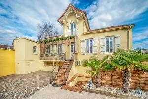 Bygningen som feriehuset ligger i