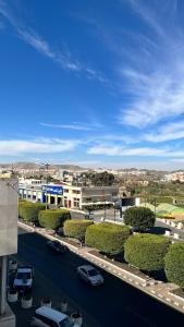 Γενική άποψη της πόλης Άμπχα ή θέα της πόλης από  αυτό το ξενοδοχείο διαμερισμάτων