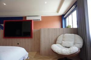 Μια τηλεόραση ή/και κέντρο ψυχαγωγίας στο Lot 78