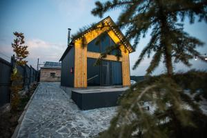 Το κτήριο όπου στεγάζεται  η παραθεριστική κατοικία