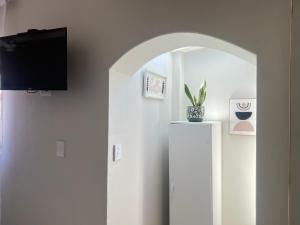 TV a/nebo společenská místnost v ubytování Bahlaloga Studio Durbanville