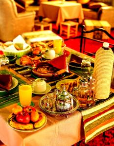 Jídlo v luxury tent nebo okolí