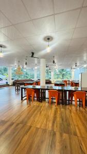 Restaurace v ubytování Mountain Breeze Neyyans