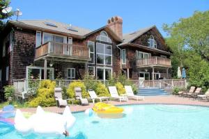 Πισίνα στο ή κοντά στο Villa Celestia