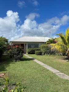 En have udenfor Bungalow Corossol