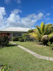 En have udenfor Bungalow Corossol