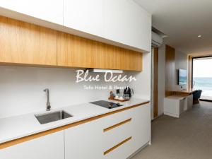 Gallery image of Blue Ocean Tofo Hotel & Resort in Inhambane +54 photos