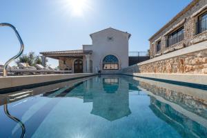 Swimmingpoolen hos eller tæt på Domaine Château du Bois Provence