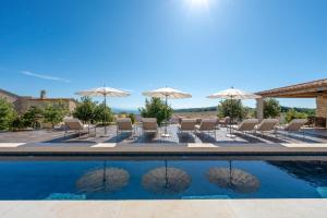Swimmingpoolen hos eller tæt på Domaine Château du Bois Provence