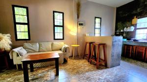 Χώρος καθιστικού στο Phangan chai II +8 φωτογραφίες