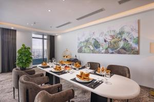 Jídlo v hotelu nebo okolí