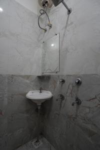 Ένα μπάνιο στο Ram Milan Palace ayodhya