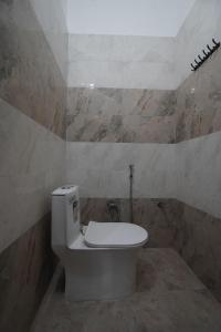 Ένα μπάνιο στο Ram Milan Palace ayodhya