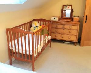 Ένα ή περισσότερα κρεβάτια σε δωμάτιο στο 2 Bed in Brampton oc-s34159