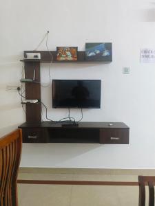 TV/trung tâm giải trí tại Cadbury Pool Villa