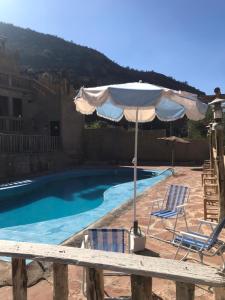 Bazén v ubytování Auberge jawahir aguerd nebo v jeho okolí