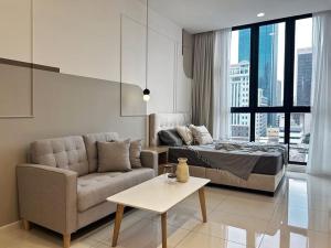 Χώρος καθιστικού στο Majestic Residence KLCC By CoxMa