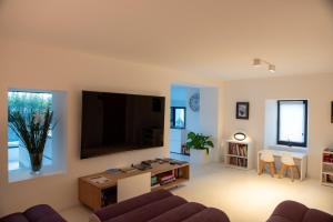 Μια τηλεόραση ή/και κέντρο ψυχαγωγίας στο Maison Activhome