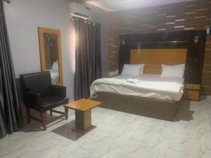 Фотография из галереи Comfort Kul Suites в городе Agbor