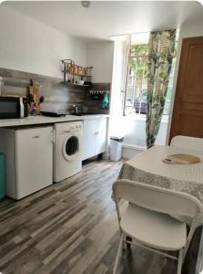 Η κουζίνα ή μικρή κουζίνα στο Le petit cocon