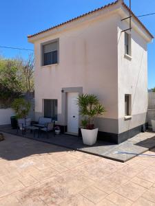 Το κτήριο όπου στεγάζεται  το διαμέρισμα