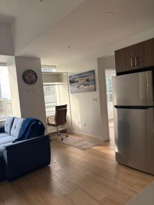Η κουζίνα ή μικρή κουζίνα στο Luxury 1Beds and 2Beds in Downtown Edmonton close to Rogers