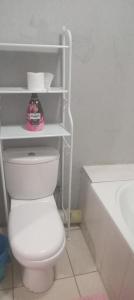 Ένα μπάνιο στο Mercy Retreat Vacation Home