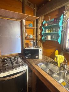 Η κουζίνα ή μικρή κουζίνα στο Amanda Relax and nature beautiful beach