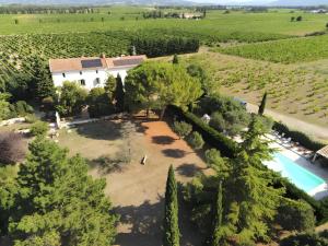 Πισίνα στο ή κοντά στο Mas De Bouvau