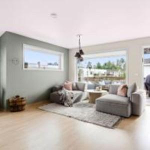 Posezení v ubytování Spacious 4-BR Free Parking Tønsberg