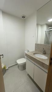 Et badeværelse på Seu Cantinho Premium no Centro Academia / Piscina