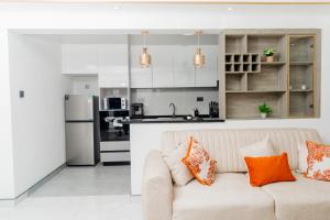 Kuchyň nebo kuchyňský kout v ubytování H&S Gateway Homes